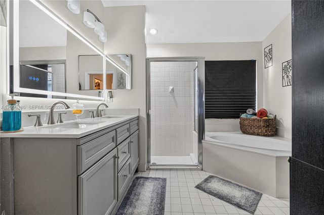 1971 Oak Berry Circle, Wellington, FL 33414