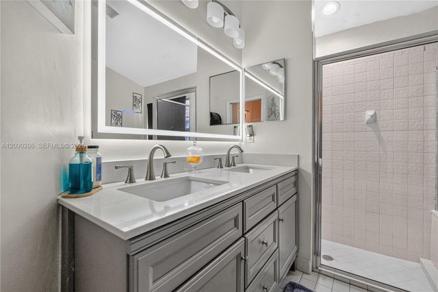 1971 Oak Berry Circle, Wellington, FL 33414