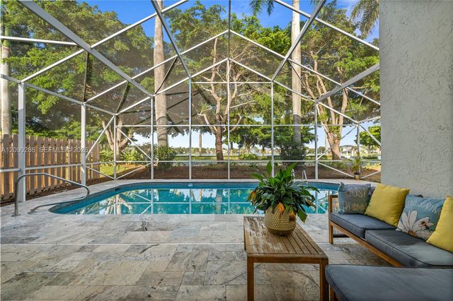 1971 Oak Berry Circle, Wellington, FL 33414