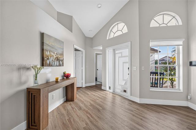 1971 Oak Berry Circle, Wellington, FL 33414