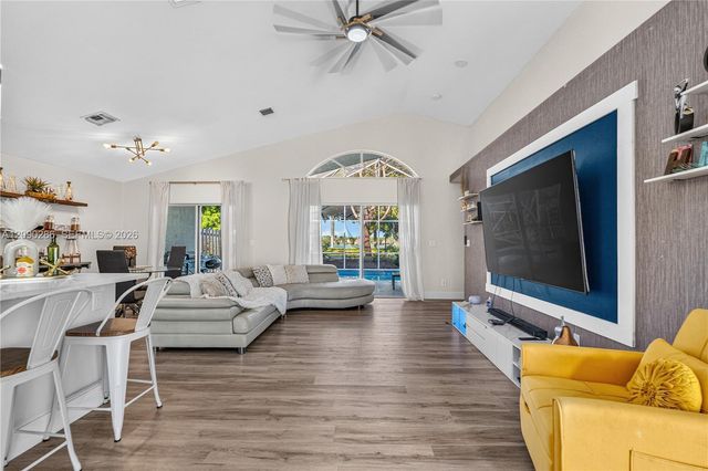 1971 Oak Berry Circle, Wellington, FL 33414