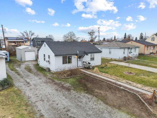 2214 E Rockwell Ave, Spokane, WA 99207