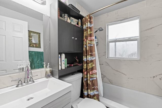 2214 E Rockwell Ave, Spokane, WA 99207