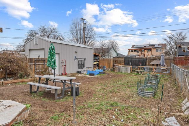 2214 E Rockwell Ave, Spokane, WA 99207