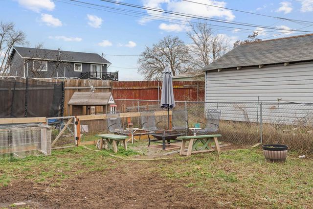 2214 E Rockwell Ave, Spokane, WA 99207