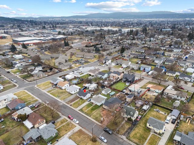 2214 E Rockwell Ave, Spokane, WA 99207