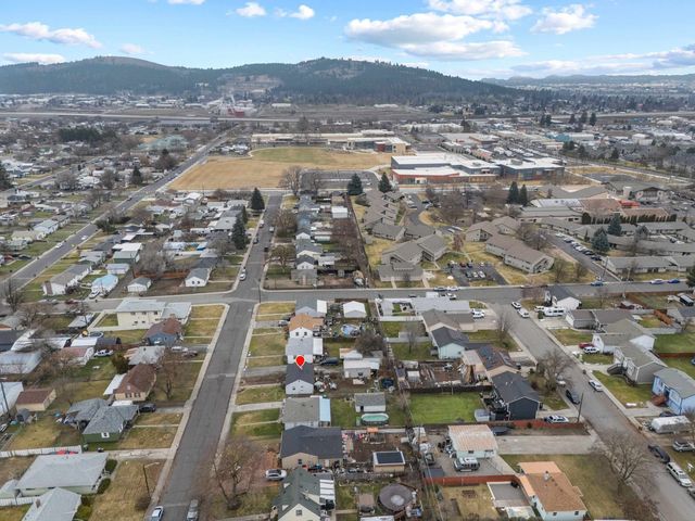 2214 E Rockwell Ave, Spokane, WA 99207