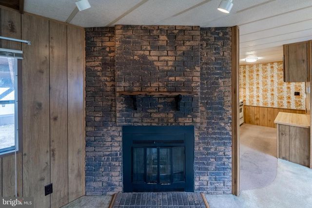 9 OAK DR, Spring City, PA 19475