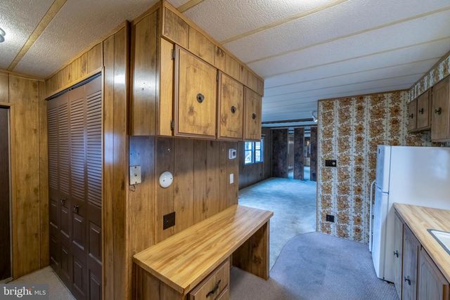 9 OAK DR, Spring City, PA 19475