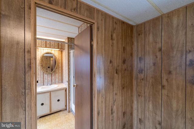 9 OAK DR, Spring City, PA 19475