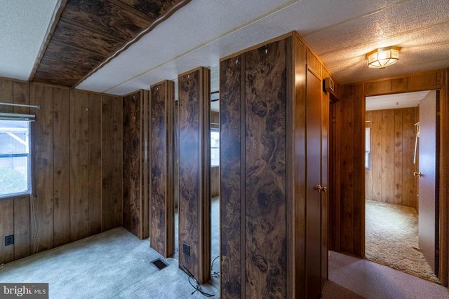 9 OAK DR, Spring City, PA 19475