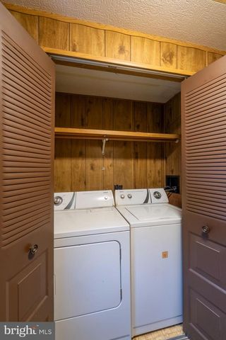 9 OAK DR, Spring City, PA 19475