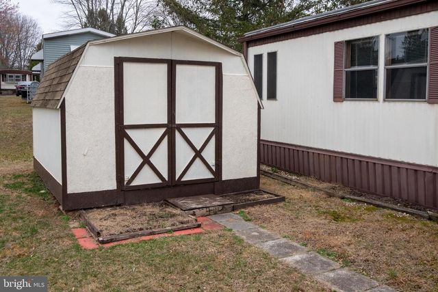 9 OAK DR, Spring City, PA 19475