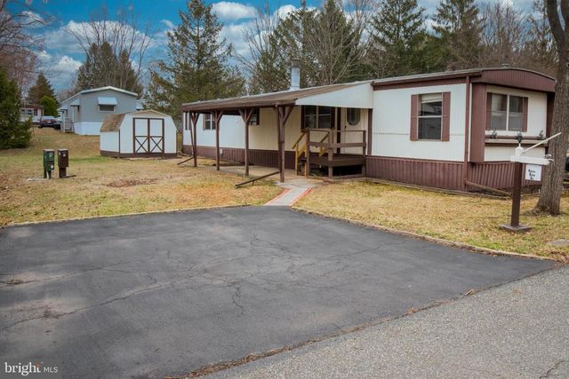 9 OAK DR, Spring City, PA 19475