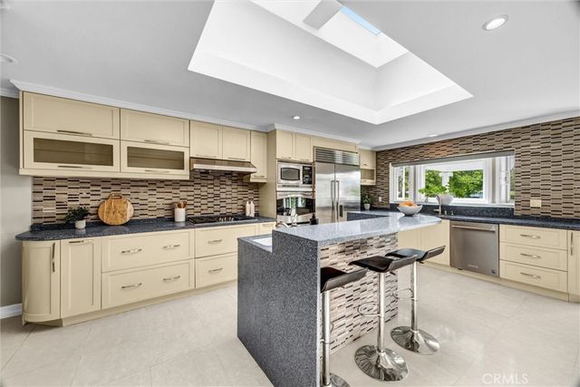 81 Royal Saint George Road, Newport Beach, CA 92660