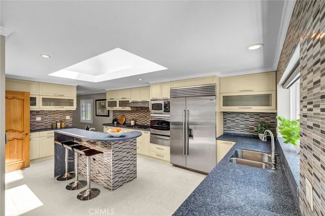 81 Royal Saint George Road, Newport Beach, CA 92660