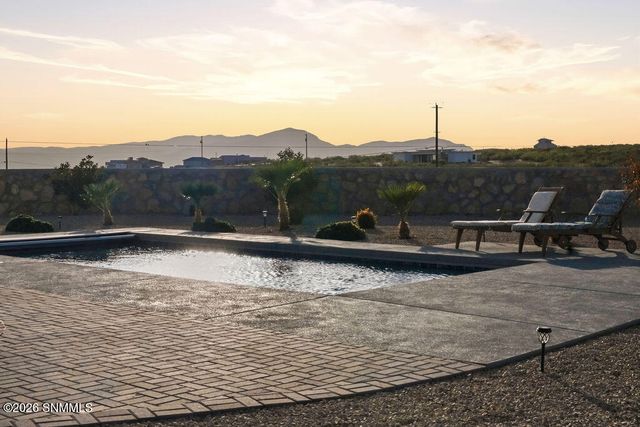 2243 Guamis Road, Las Cruces, NM 88012