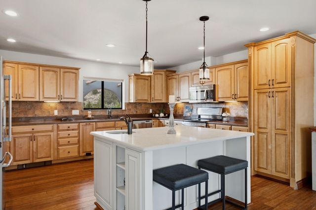 20 Canon Del Agua, Placitas, NM 87043