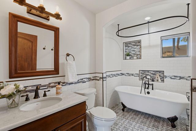 20 Canon Del Agua, Placitas, NM 87043