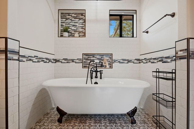 20 Canon Del Agua, Placitas, NM 87043