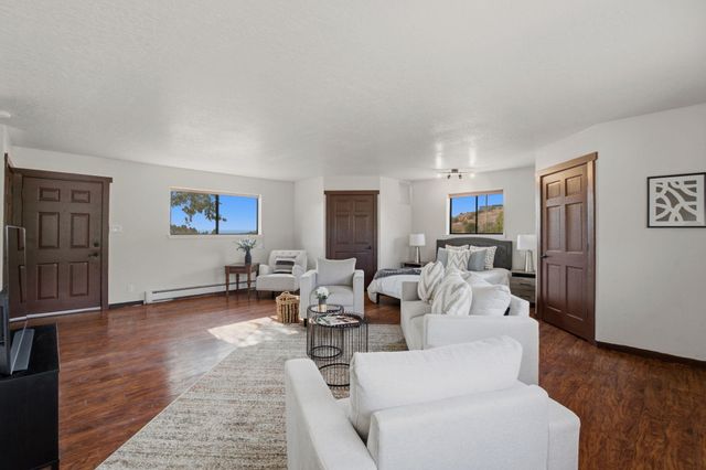 20 Canon Del Agua, Placitas, NM 87043
