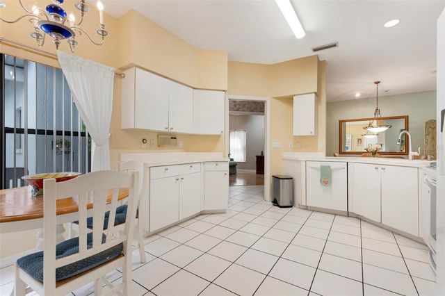 2794 MOSS OAK DRIVE 2, Sarasota, FL 34231