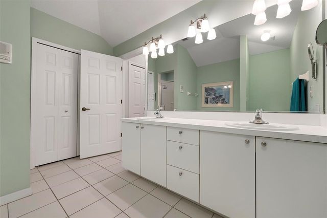 2794 MOSS OAK DRIVE 2, Sarasota, FL 34231
