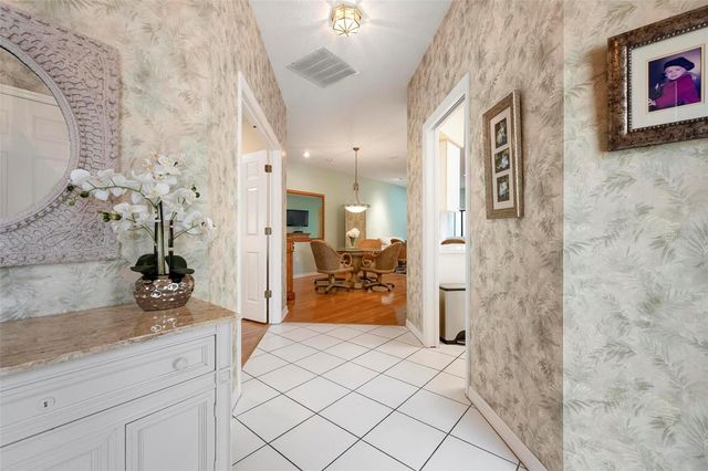 2794 MOSS OAK DRIVE 2, Sarasota, FL 34231