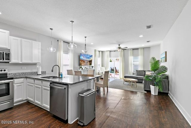 426 10TH Street S, Jacksonville Beach, FL 32250