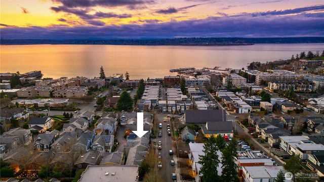 327 4th Avenue S, Kirkland, WA 98033