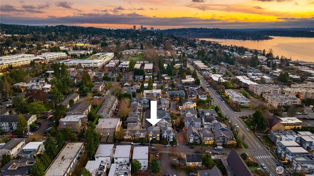 327 4th Avenue S, Kirkland, WA 98033