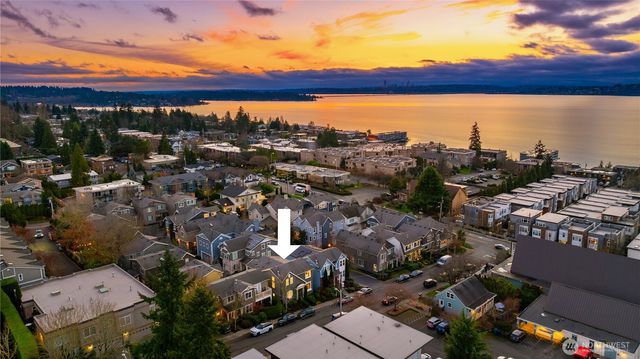 327 4th Avenue S, Kirkland, WA 98033