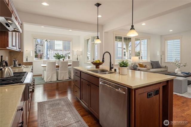 327 4th Avenue S, Kirkland, WA 98033