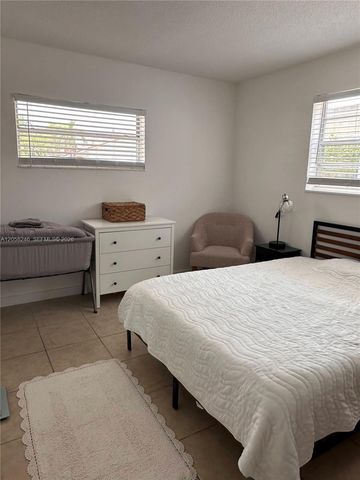 1100 NE 1st Court 103, Hallandale Beach, FL 33009