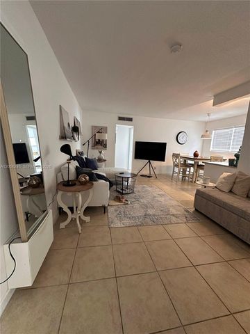 1100 NE 1st Court 103, Hallandale Beach, FL 33009