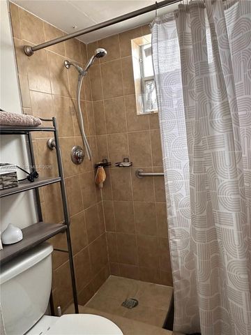 1100 NE 1st Court 103, Hallandale Beach, FL 33009