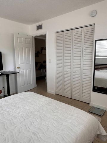 1100 NE 1st Court 103, Hallandale Beach, FL 33009