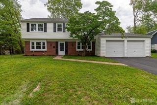 4 Overbrook Road, Franklin, NJ 08873