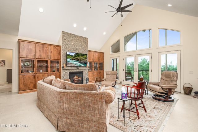61 Bluff View Court, Crossville, TN 38558