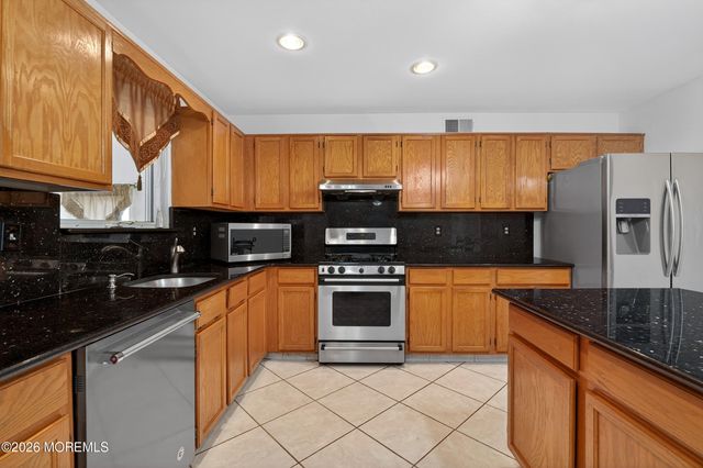 5 Dan Court, Old Bridge, NJ 08857