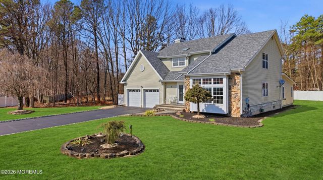 5 Dan Court, Old Bridge, NJ 08857