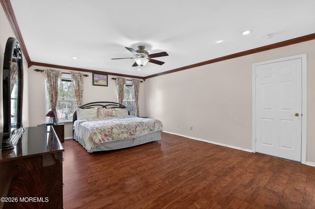 5 Dan Court, Old Bridge, NJ 08857