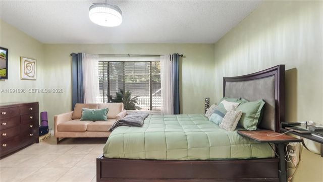 11941 SW 20th St, Miramar, FL 33025