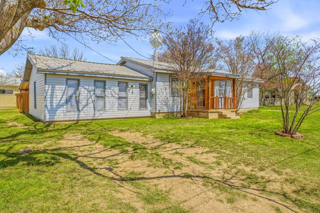 600 E Third Street, Hico, TX 76457