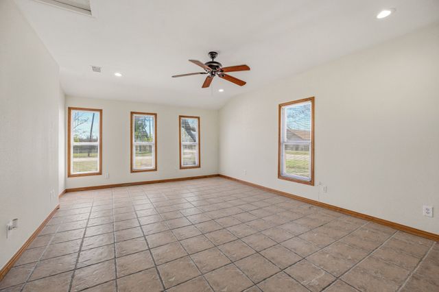 600 E Third Street, Hico, TX 76457