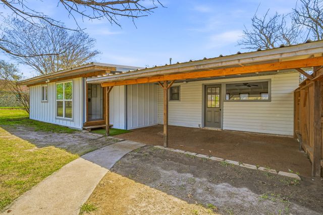 600 E Third Street, Hico, TX 76457