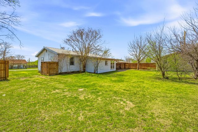 600 E Third Street, Hico, TX 76457