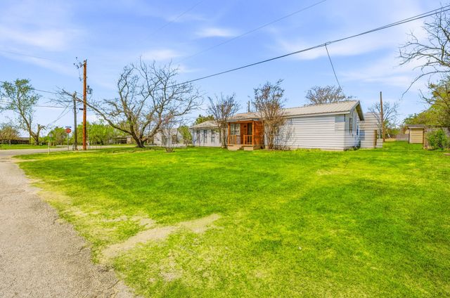600 E Third Street, Hico, TX 76457