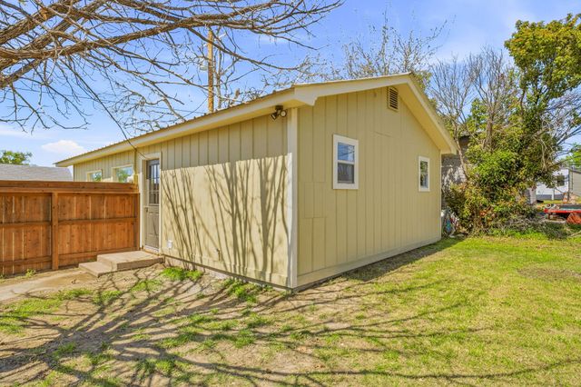 600 E Third Street, Hico, TX 76457