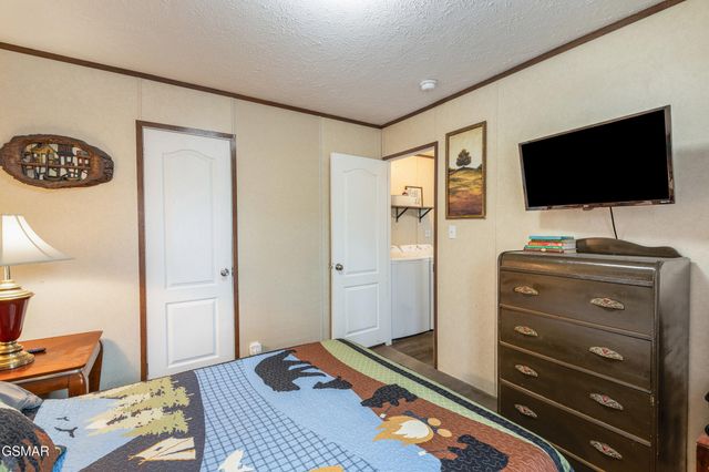 1420 Russell Hollow Road, Sevierville, TN 37876